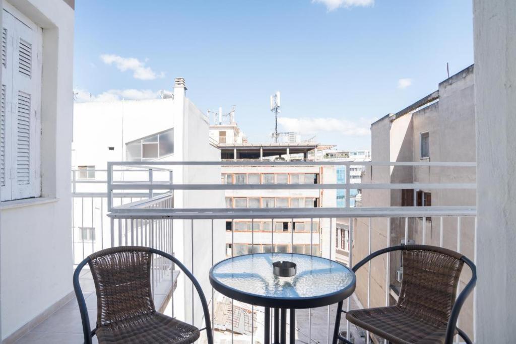 Апартаменти Monastiraki 3-4 Blue Sky Афіни Екстер'єр фото